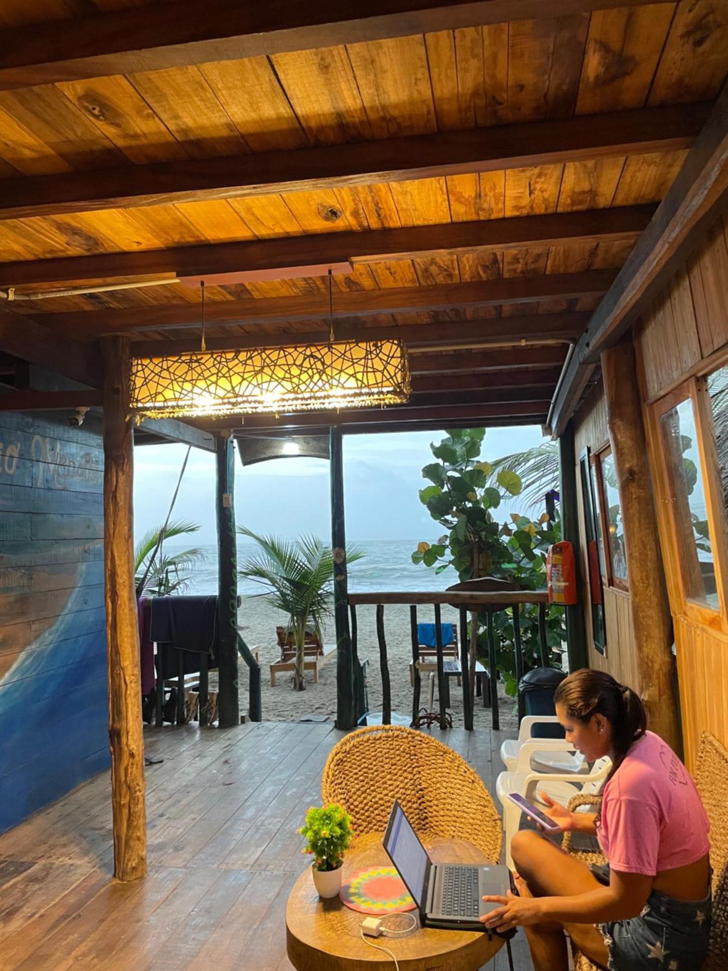 The Mompe Beach Hostal La Poza Eksteriør bilde